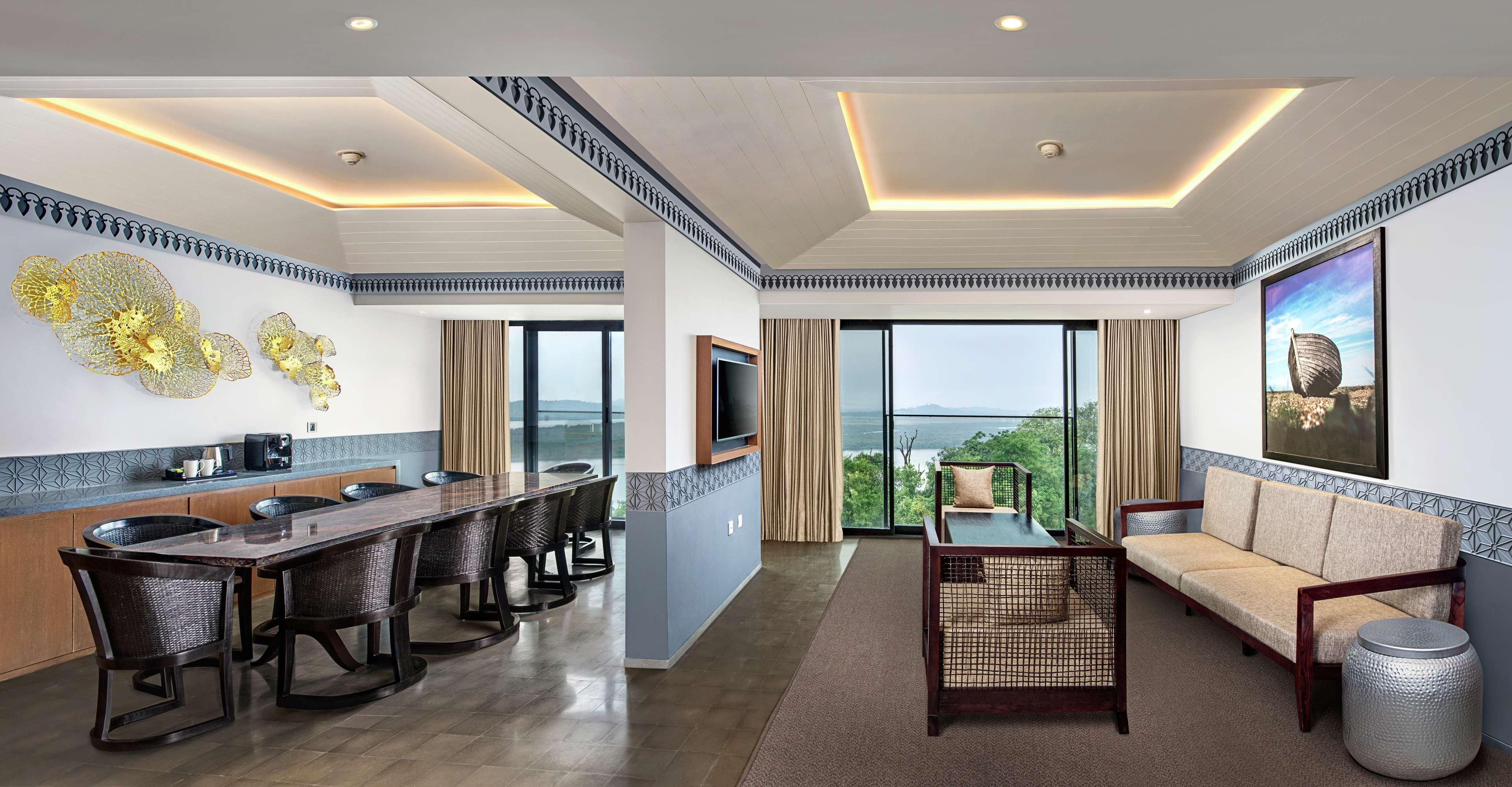 Doubletree By Hilton Goa - Panaji Hotel Buitenkant foto