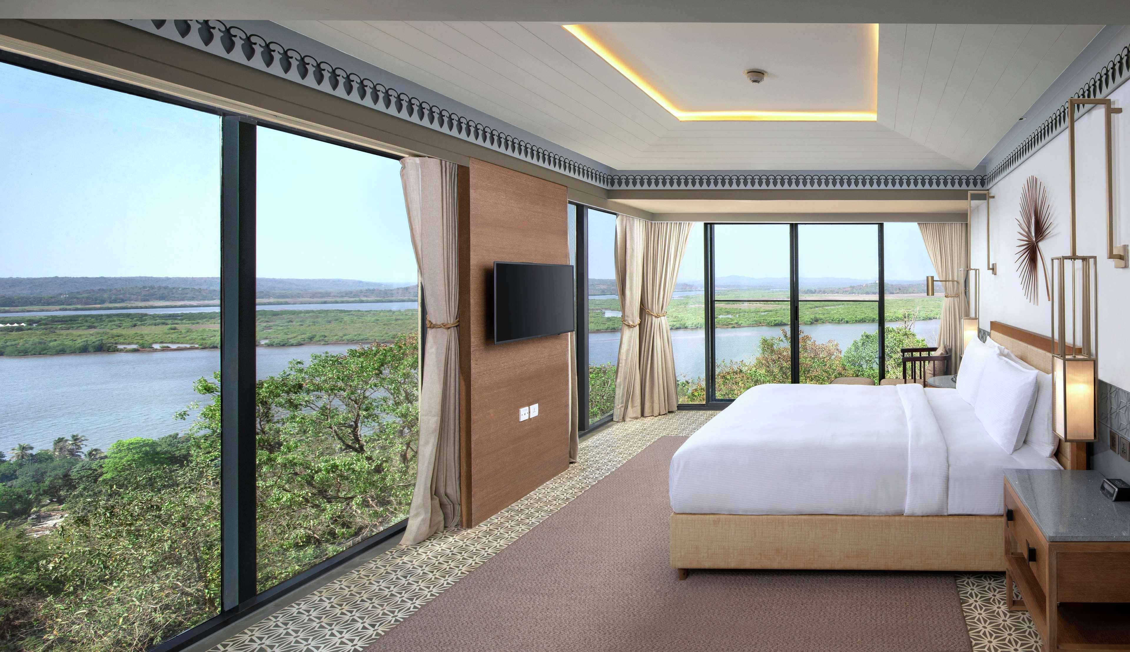 Doubletree By Hilton Goa - Panaji Hotel Buitenkant foto