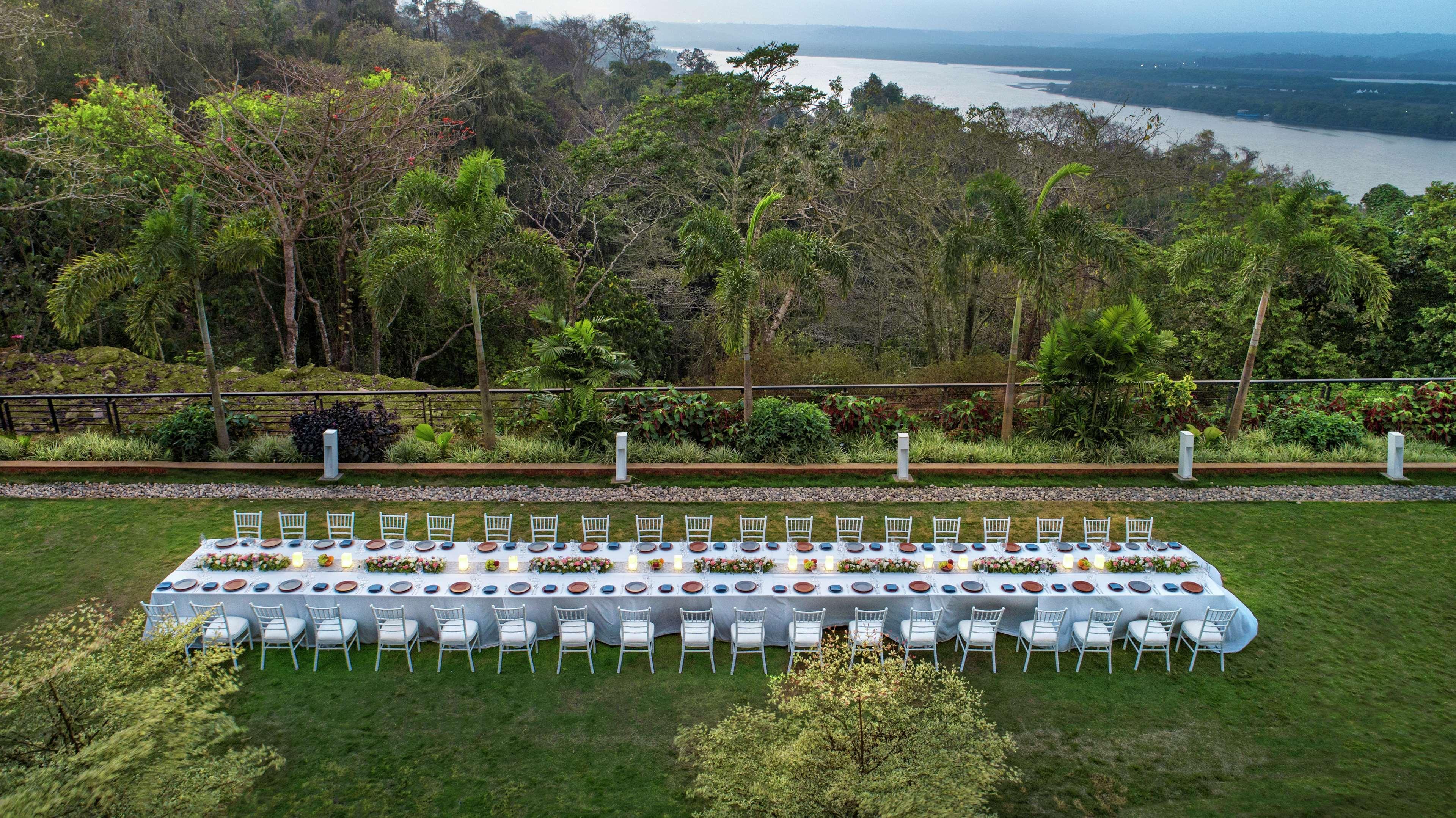 Doubletree By Hilton Goa - Panaji Hotel Buitenkant foto