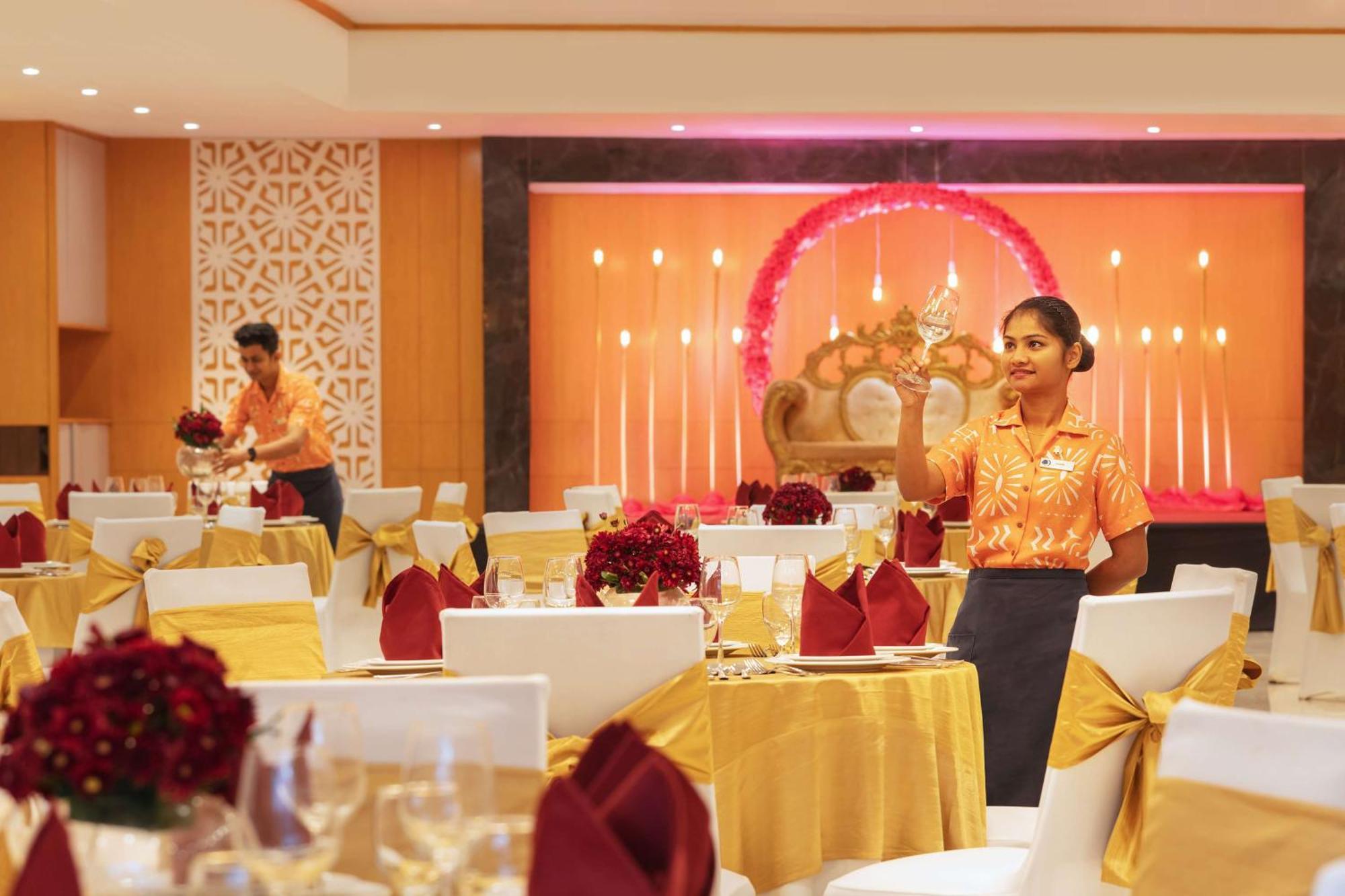 Doubletree By Hilton Goa - Panaji Hotel Buitenkant foto