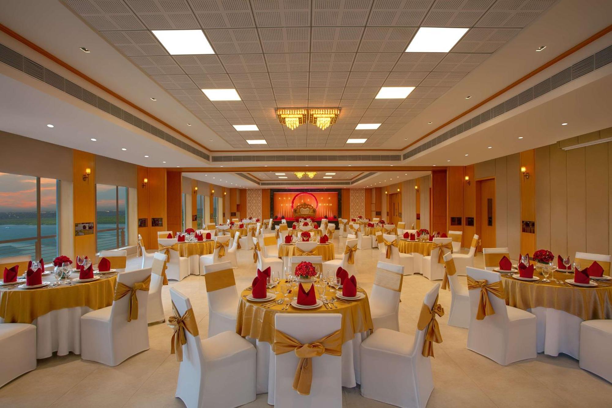 Doubletree By Hilton Goa - Panaji Hotel Buitenkant foto