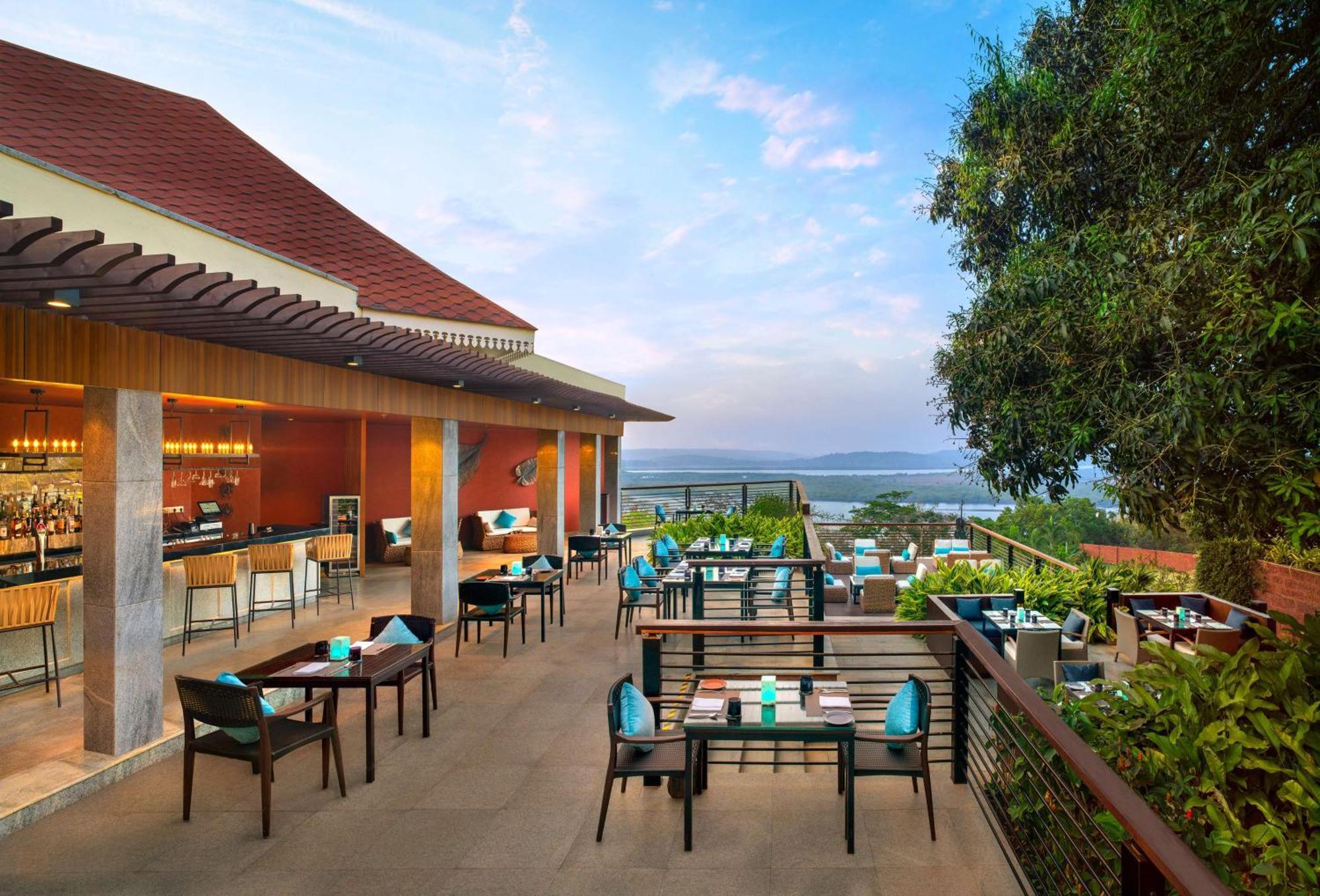 Doubletree By Hilton Goa - Panaji Hotel Buitenkant foto