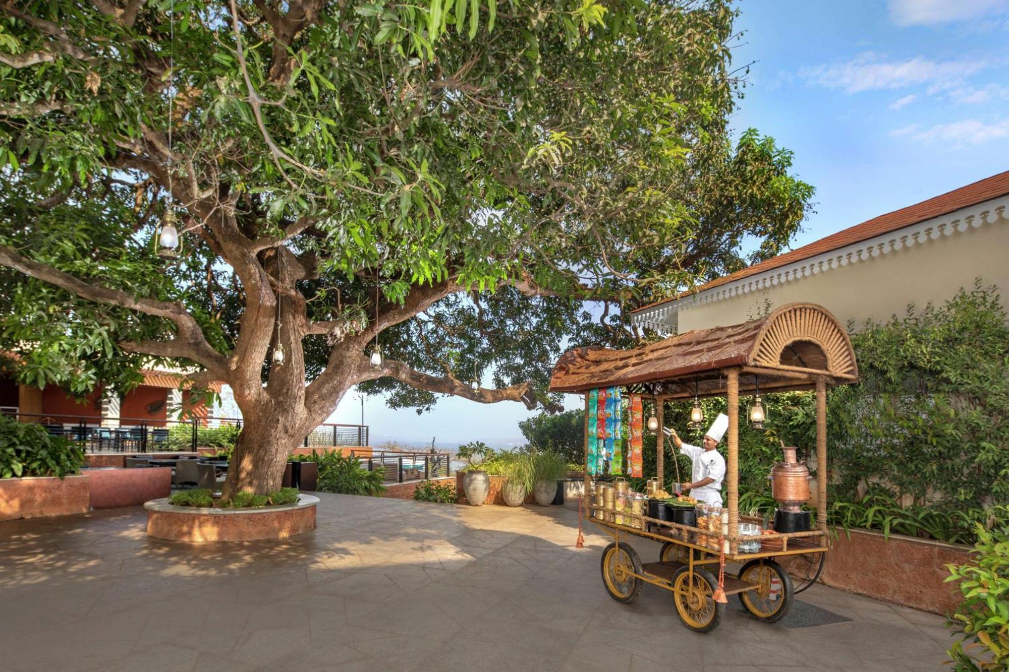 Doubletree By Hilton Goa - Panaji Hotel Buitenkant foto